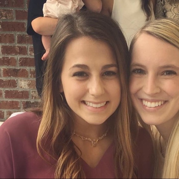 Meet your Posher, Caroline - Picture 1 of 1